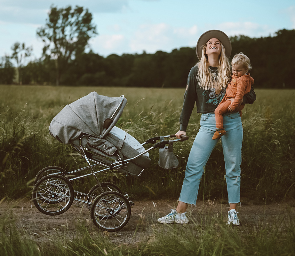 Luxusní retro kočárky - obrázek